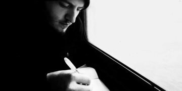 E pjesshme ishte jeta, e përbotshme ishte dashuria, liridashëse ishte poezia, shtathedhur ishte kënga